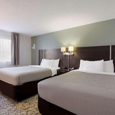 Quality Inn Hall Of Fame Canton Exterior photo