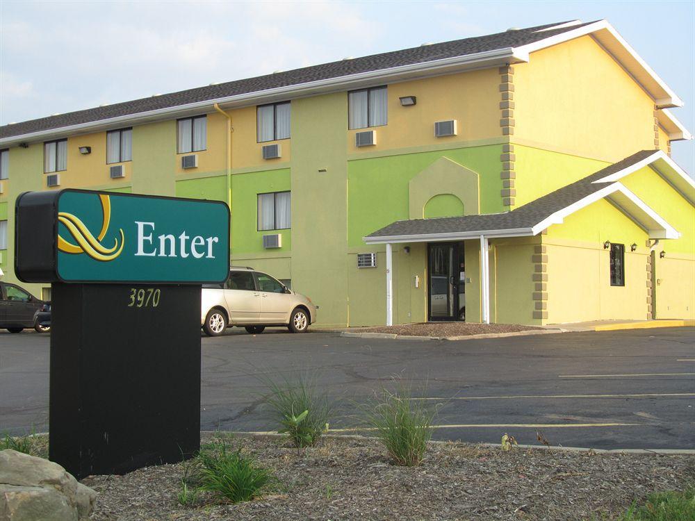 Quality Inn Hall Of Fame Canton Exterior photo