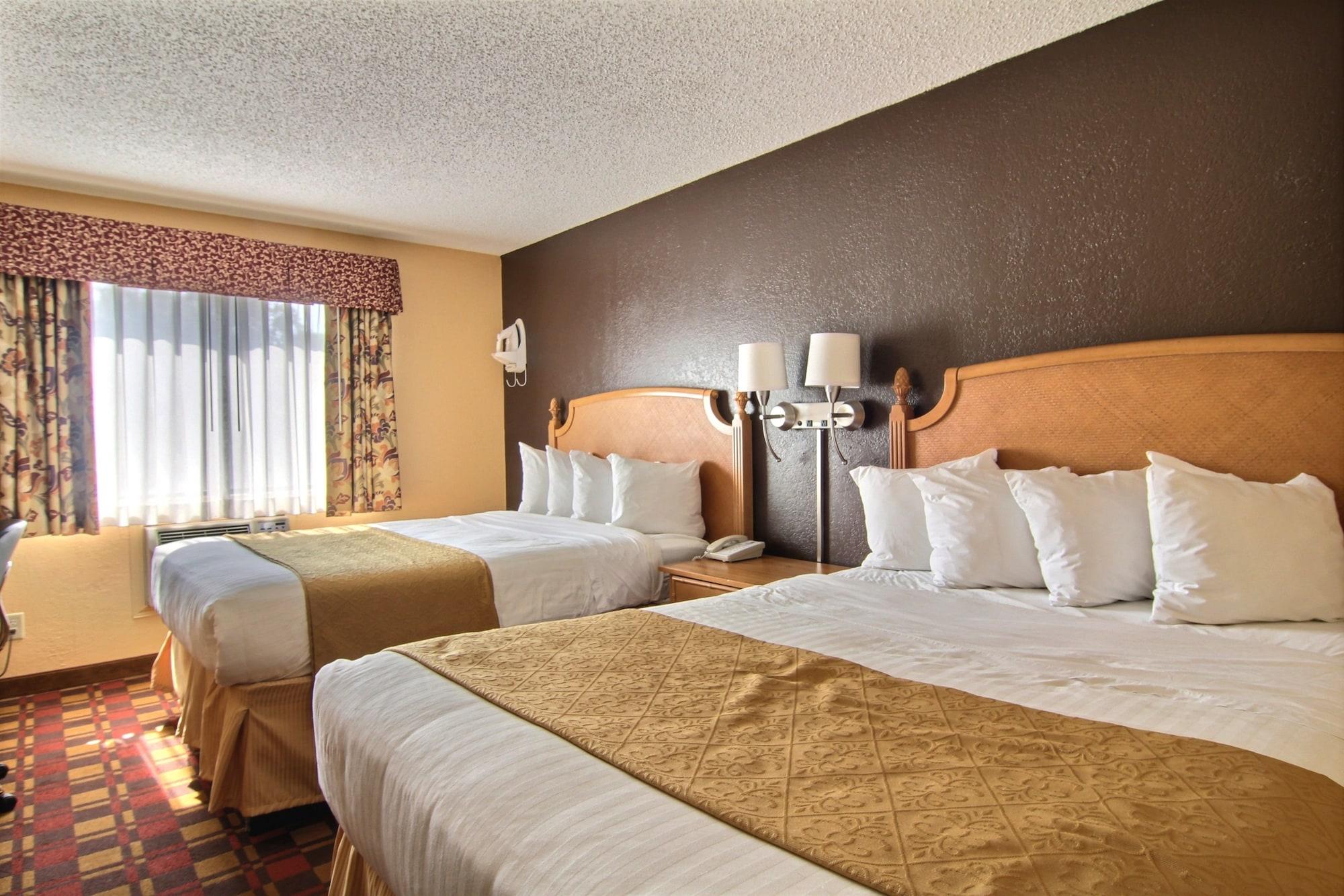 Quality Inn Hall Of Fame Canton Exterior photo