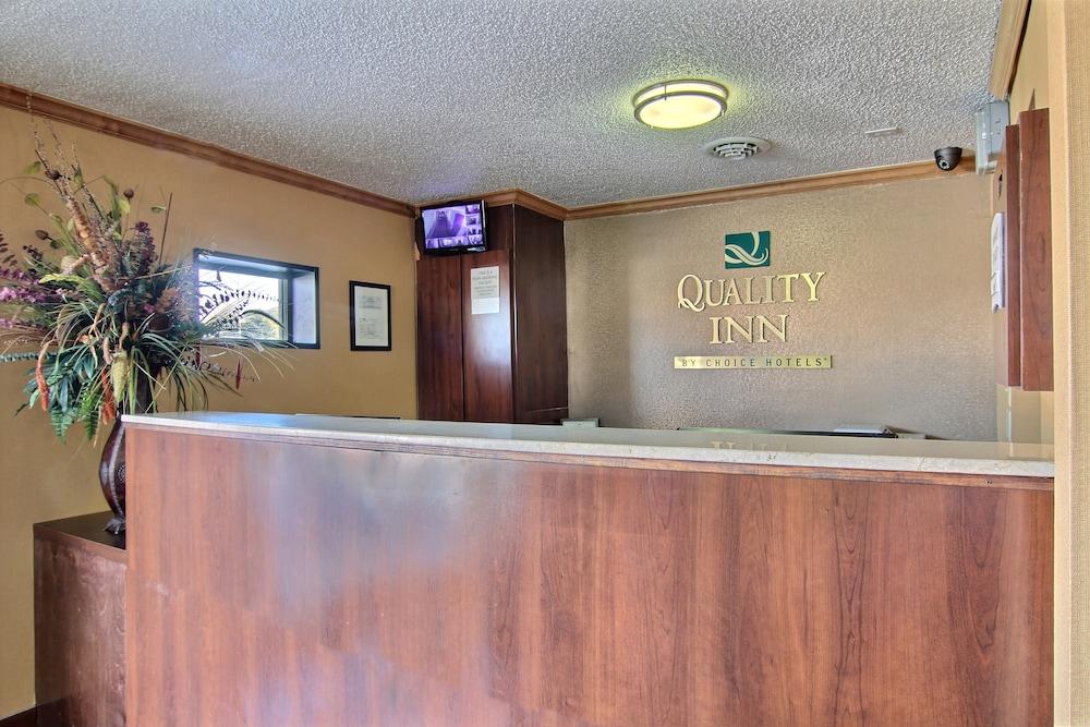 Quality Inn Hall Of Fame Canton Exterior photo